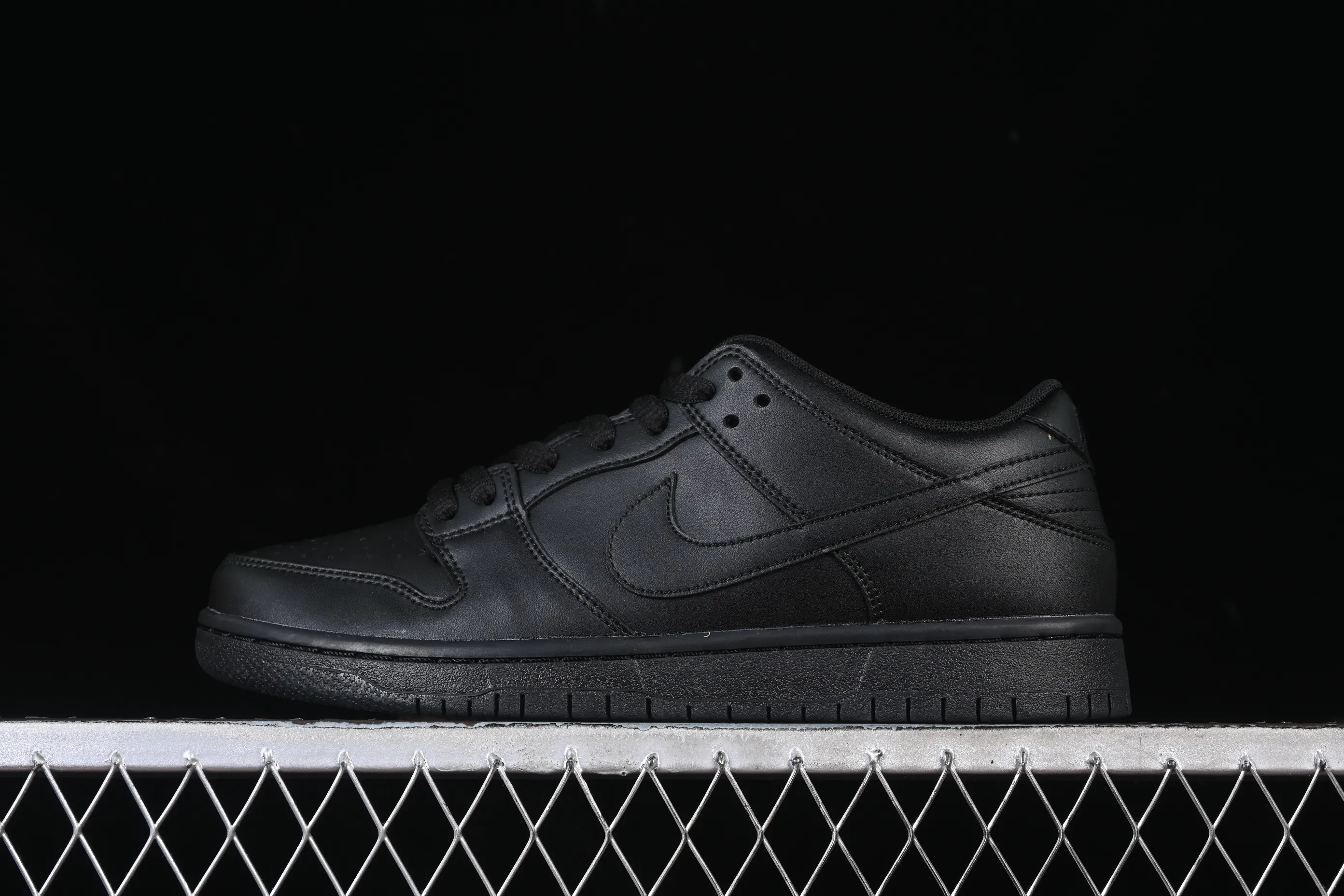 All categories Nk SB Dunk series Nk SB Dunk Low low-top sneakers Nike SB Dunk Low Pro ISO Black Warrior low-top casual skateboard shoes FJ1674-001